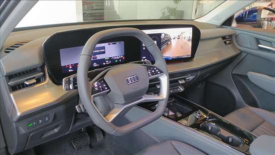 AUDI-Q3-2025