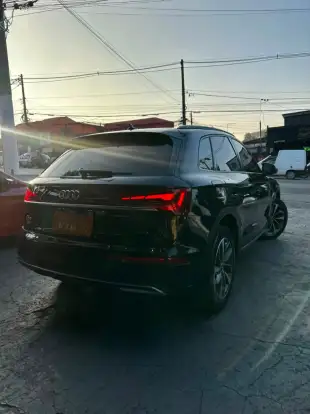 AUDI-Q5-2021