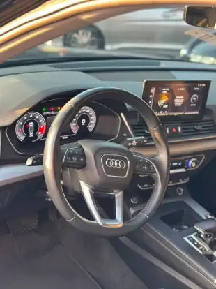 AUDI-Q5-2021