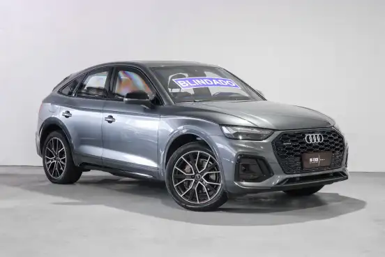 AUDI-Q5-2021