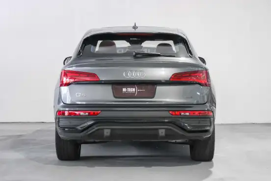 AUDI-Q5-2021