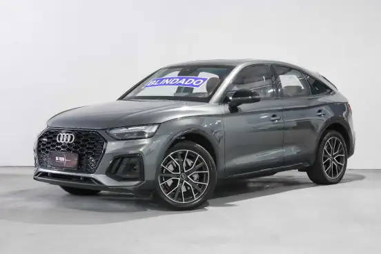 AUDI-Q5-2021