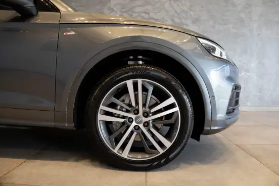 AUDI-Q5-2020