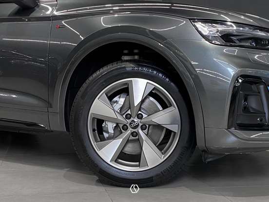 AUDI-Q5-2023