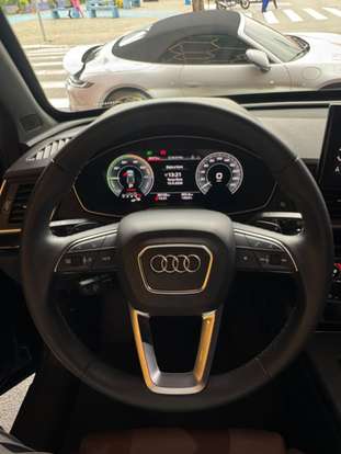AUDI-Q5-2023