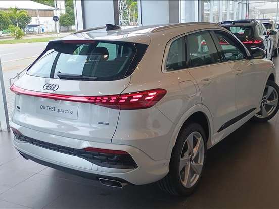 AUDI-Q5-2.0 TFSI GASOLINA ADVANCED QUATTRO S TRONIC AUDI-Q5-2025