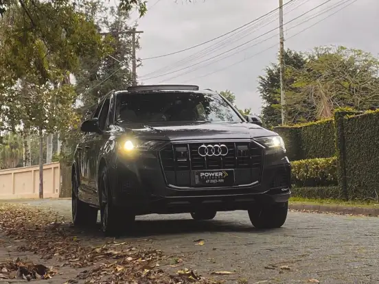 AUDI-Q7-2022