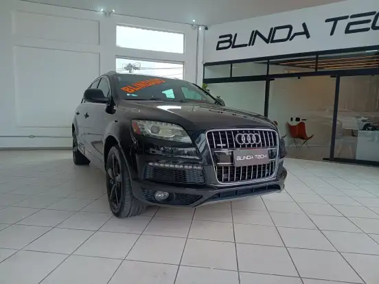 AUDI-Q7-2010
