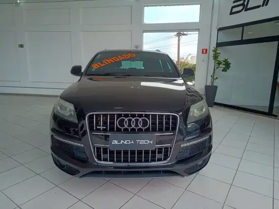 AUDI-Q7-2010