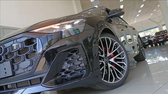 AUDI-Q8-2025