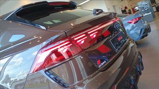 AUDI-RS Q8-2025