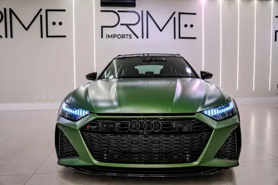 AUDI-RS6-2021