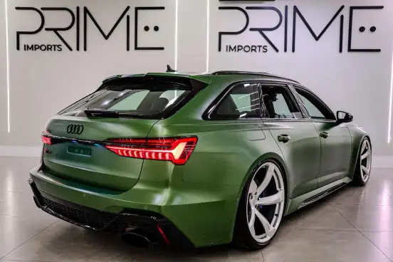 AUDI-RS6-2021