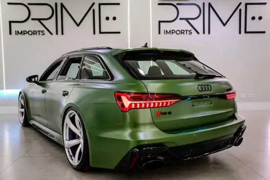 AUDI-RS6-2021