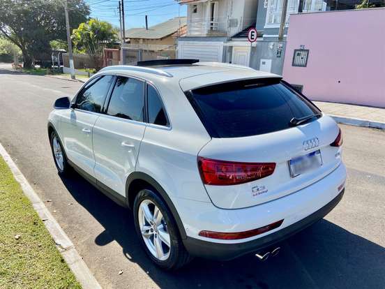 AUDI-Q3-2018