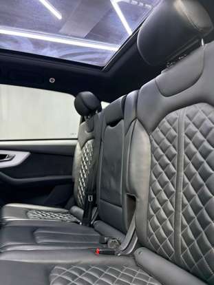 AUDI-Q7-2021