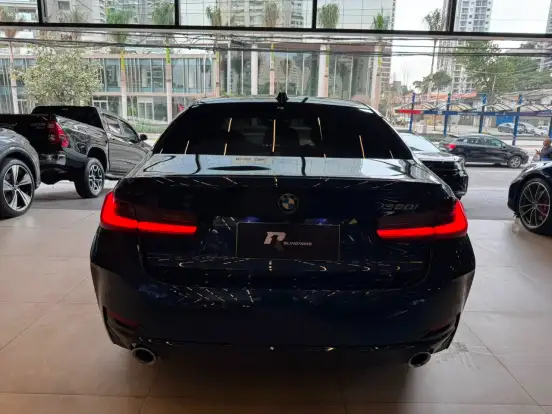 BMW-320i-2024