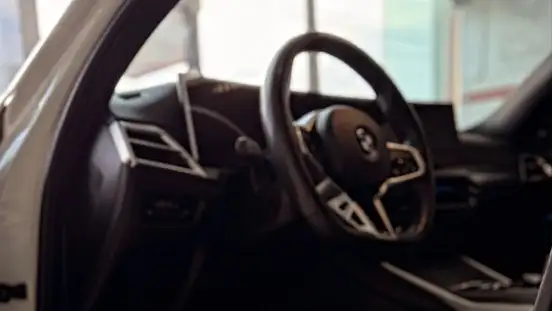BMW-320i-2025
