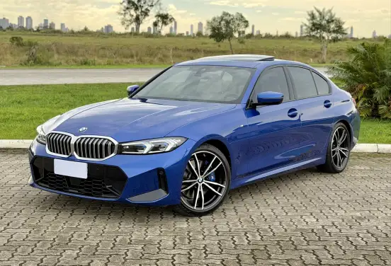BMW-320i-2023