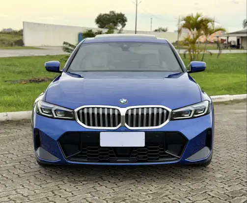 BMW-320i-2023
