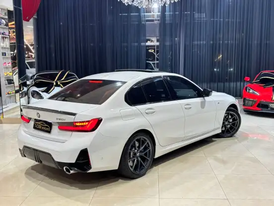 BMW-320i-2024