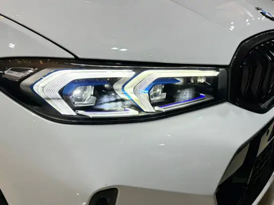 BMW-320i-2024