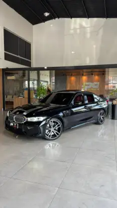 BMW-320i-2023