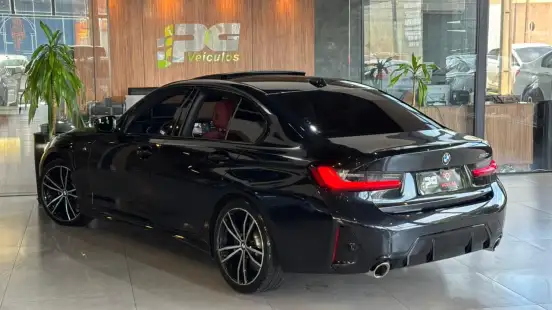 BMW-320i-2023
