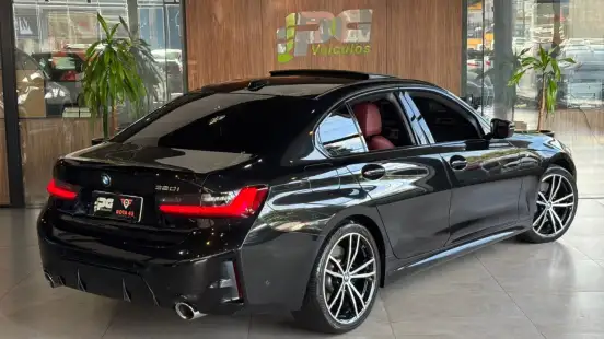 BMW-320i-2023