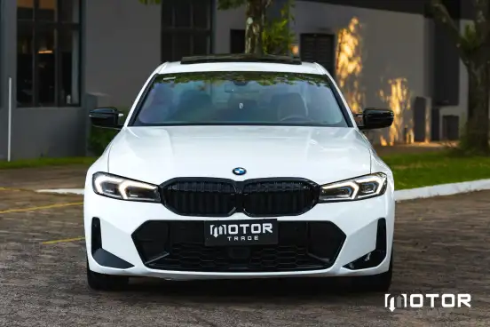 BMW-320i-2023