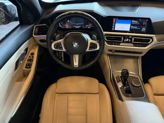 BMW-320i-2021