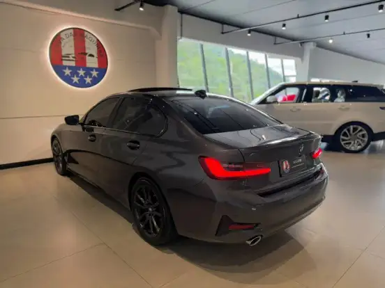 BMW-320i-2.0 16V TURBO GASOLINA SPORT GP AUTOMÁTICO BMW-320i-2020