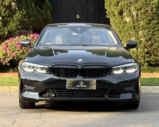 BMW-320i-2020