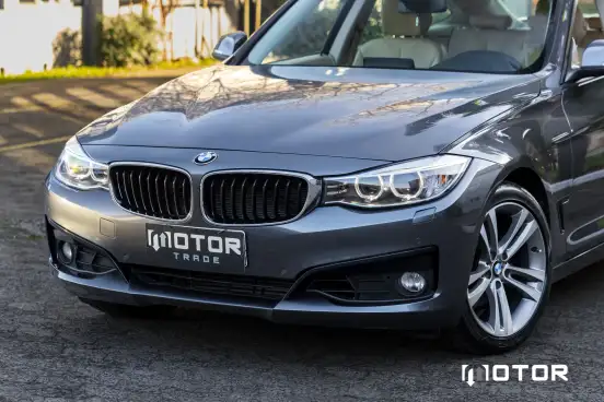 BMW-320i-2015