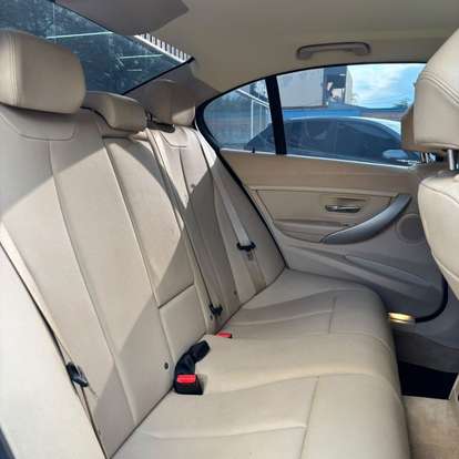 BMW-320i-2013