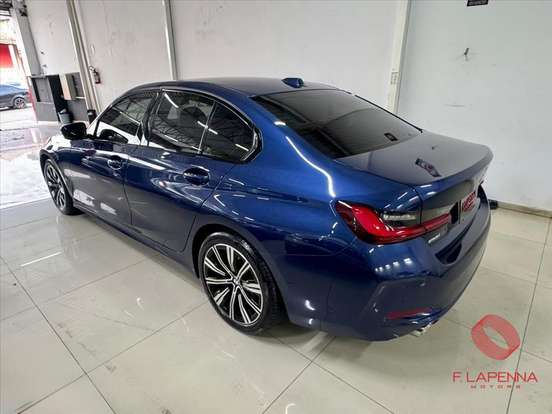 BMW-320i-2023