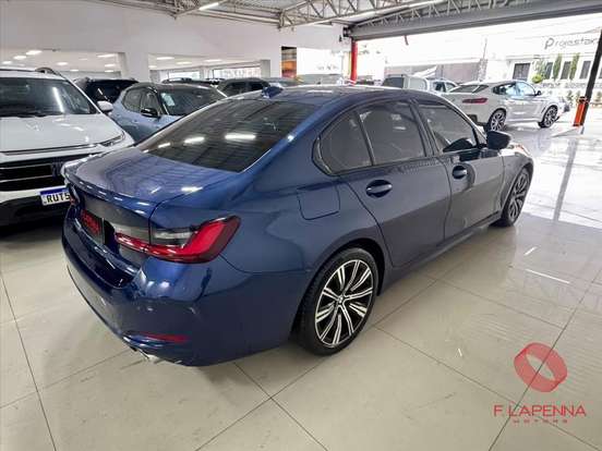 BMW-320i-2023