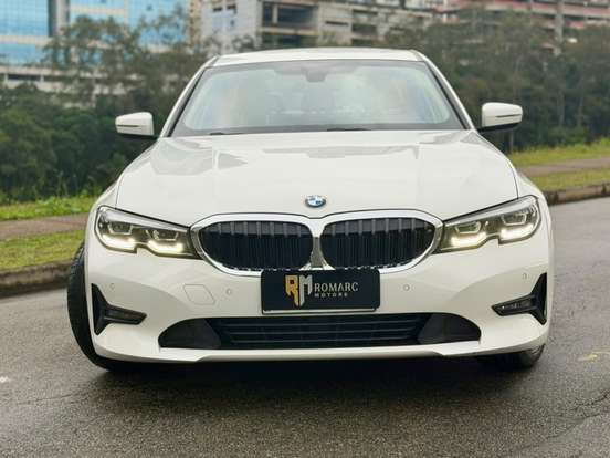 BMW-320i-2021