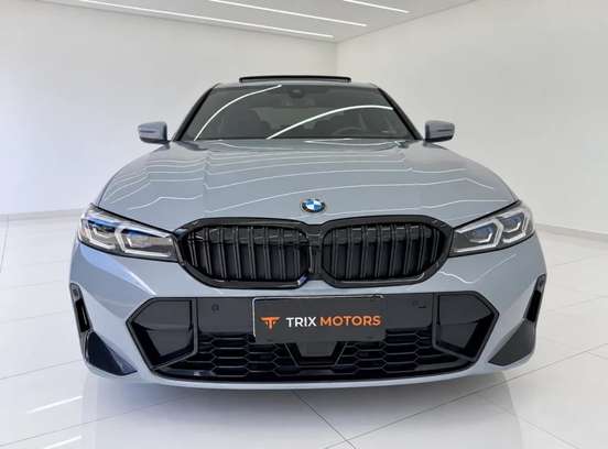 BMW-320i-2023