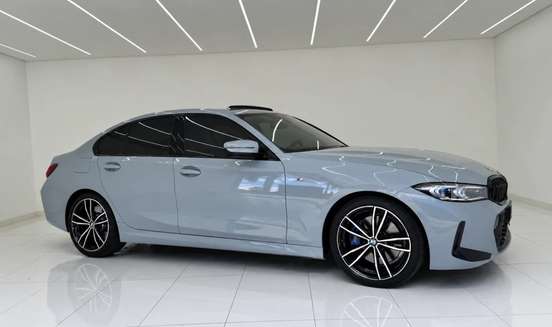 BMW-320i-2023