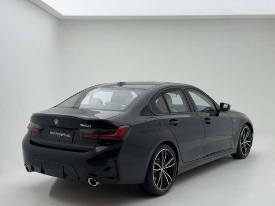 BMW-320i-2024