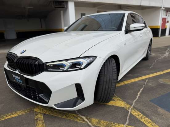 BMW-320i-2023