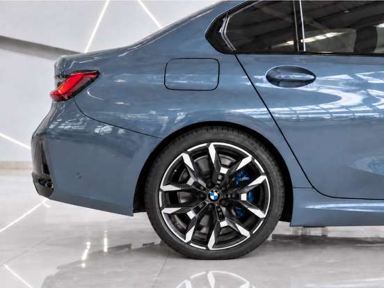 BMW-320i-2025