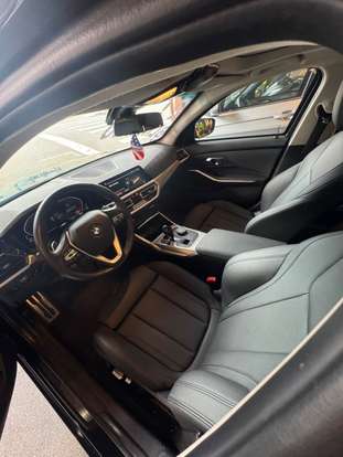 BMW-320i-2020