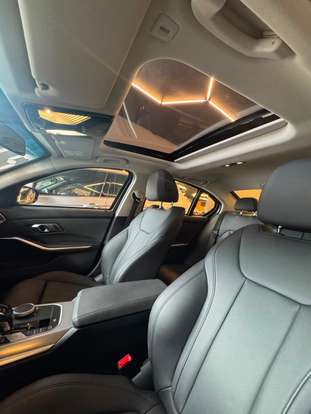 BMW-320i-2020