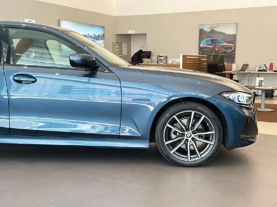 BMW-320i-2025