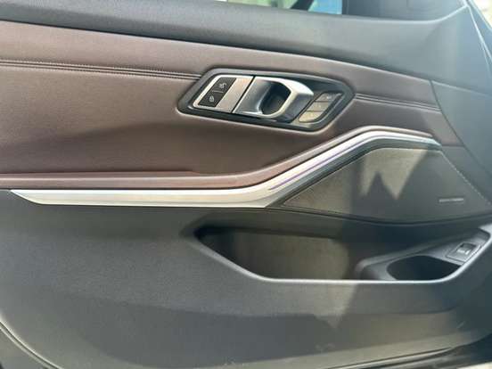 BMW-320i-2.0 16V TURBO GASOLINA M SPORT AUTOMÁTICO BMW-320i-2019