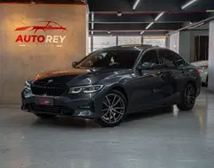 BMW 320i 2.0 16V TURBO GASOLINA SPORT AUTOMÁTICO BMW 320i 2.0 16V TURBO GASOLINA SPORT AUTOMÁTICO
