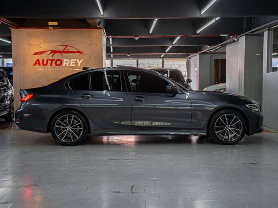 BMW-320i-2.0 16V TURBO GASOLINA SPORT AUTOMÁTICO BMW-320i-2019