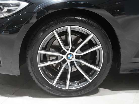BMW-320i-2.0 16V TURBO GASOLINA SPORT GP AUTOMÁTICO BMW-320i-2019